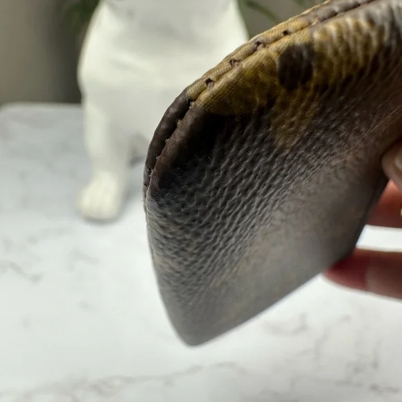 Louis Vuitton Key Pouch - Picture 6 of 13